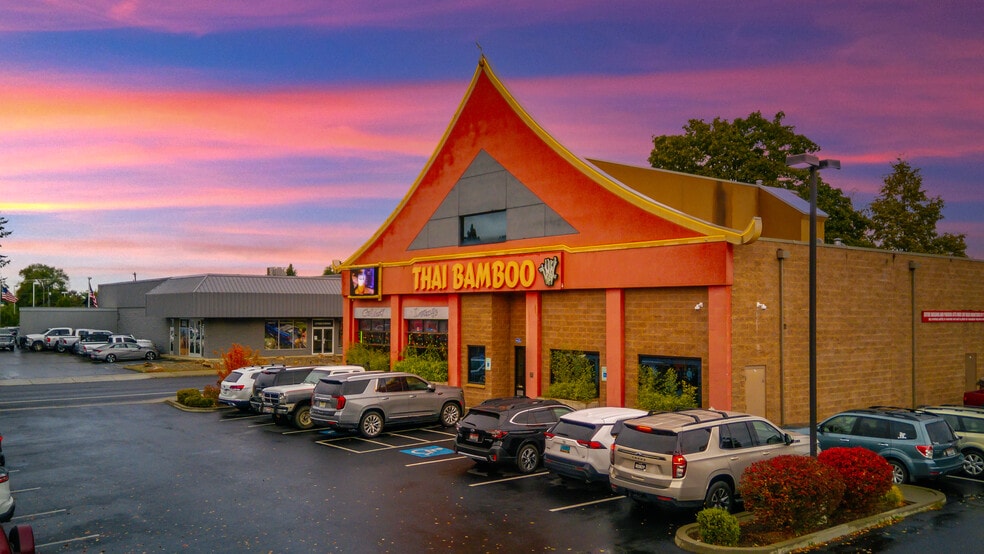 Thai Bamboo Portfolio portfolio of 3 properties for sale on LoopNet.com - Building Photo - Image 3 of 3