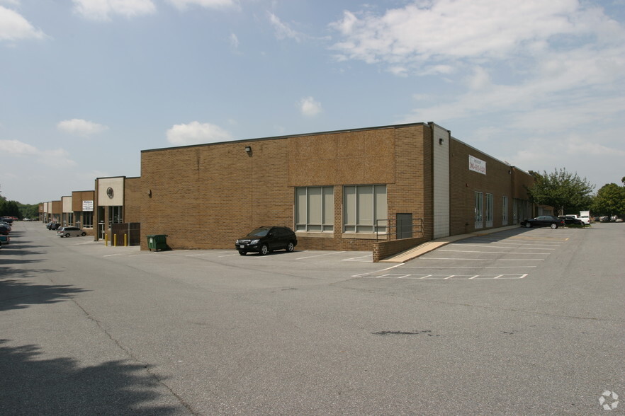 9100-9172 Gaither Rd, Gaithersburg, MD for lease - Building Photo - Image 3 of 3