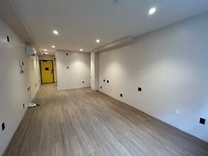 30-17 31st St, Astoria, NY for lease Building Photo- Image 1 of 1