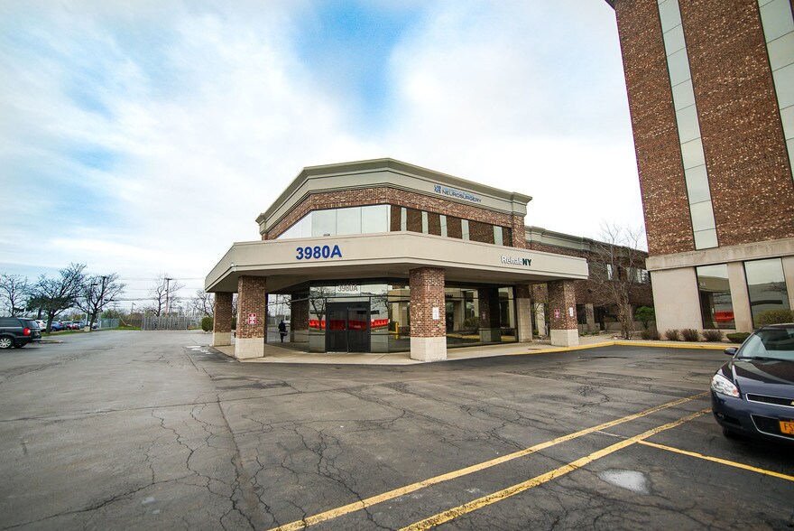 3980 Sheridan Dr, Amherst, NY 14226