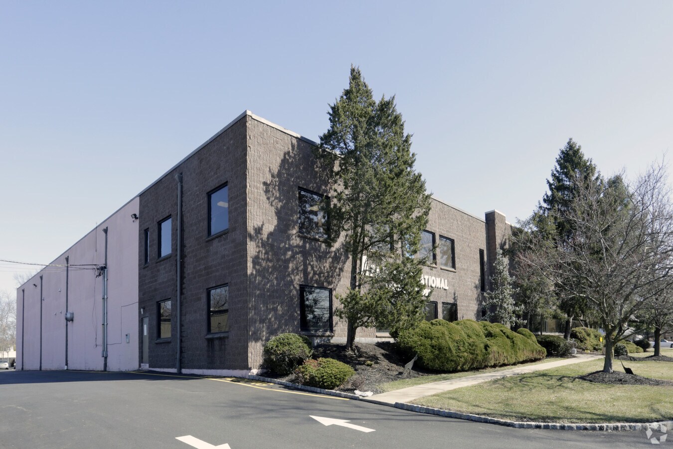 2 Daniel Rd, Fairfield, NJ 07004