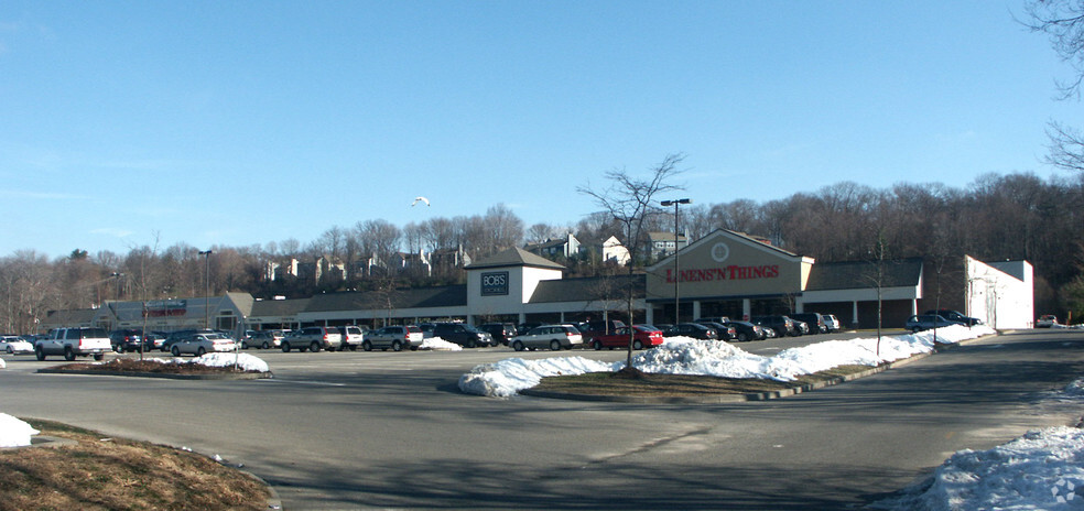 380 Main Ave, Norwalk, CT for lease - Building Photo - Image 2 of 4