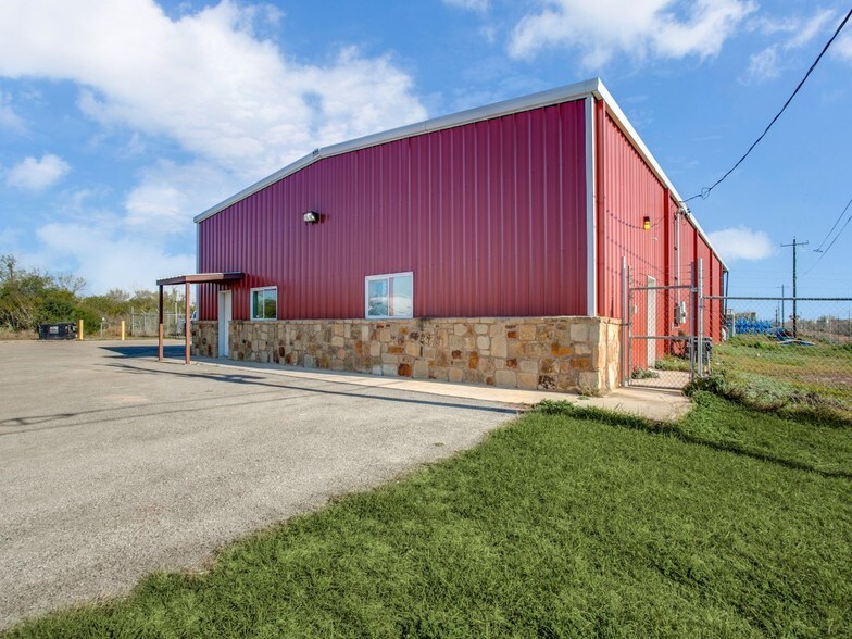 450 County Road 4670, Dilley, TX for sale - Other - Image 1 of 1