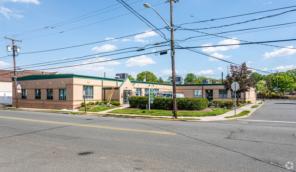 550 Springfield Ave, Berkeley Heights, NJ for lease - Primary Photo - Image 1 of 3