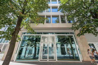 Office/Retail in Paris for lease Building Photo- Image 1 of 15