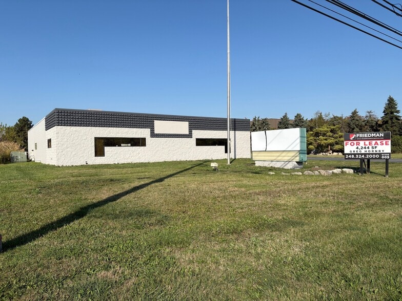 19200 Allen Rd, Trenton, MI for lease - Building Photo - Image 3 of 9