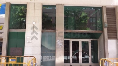 Retail in Barcelona, Barcelona for lease Building Photo- Image 1 of 21