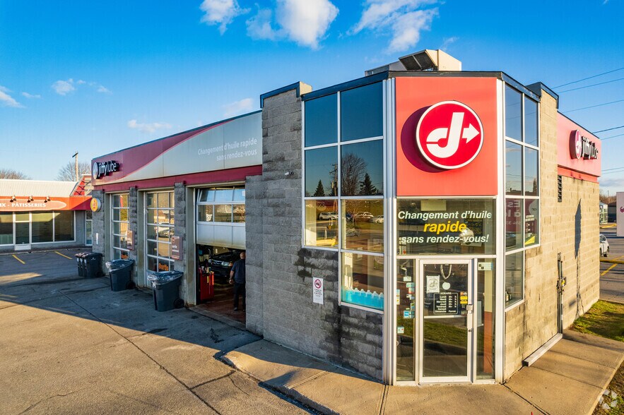 155 25e Av, St-Eustache, QC for sale - Primary Photo - Image 1 of 1