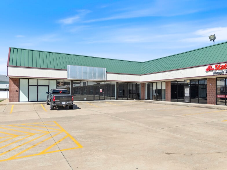 2215 Fayetteville Rd, Van Buren, AR for lease - Building Photo - Image 1 of 25