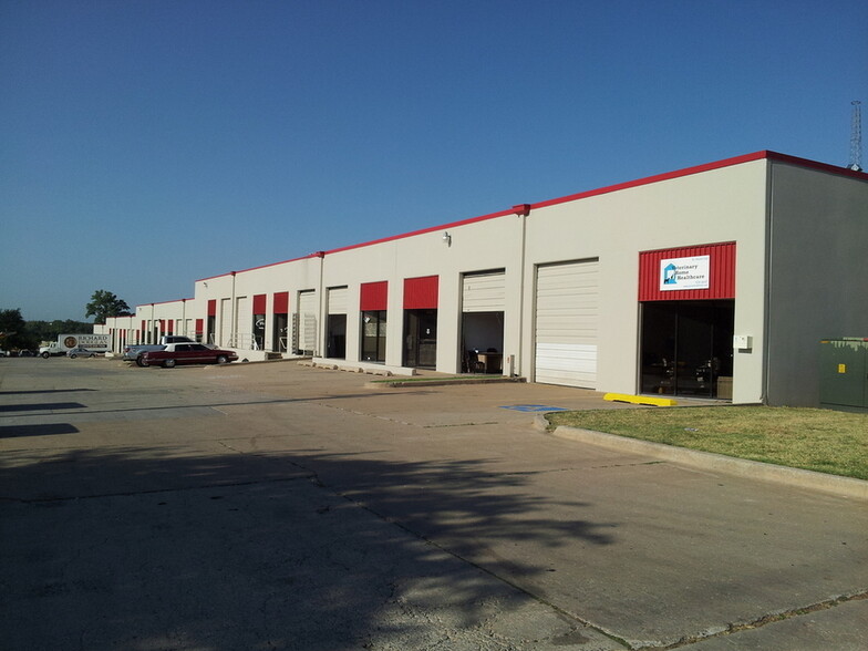 2236 NW 10th St, Oklahoma City, OK for lease - Building Photo - Image 3 of 5