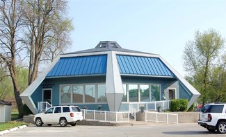 More details for 6307 Hickman Rd, Des Moines, IA - Office for Sale