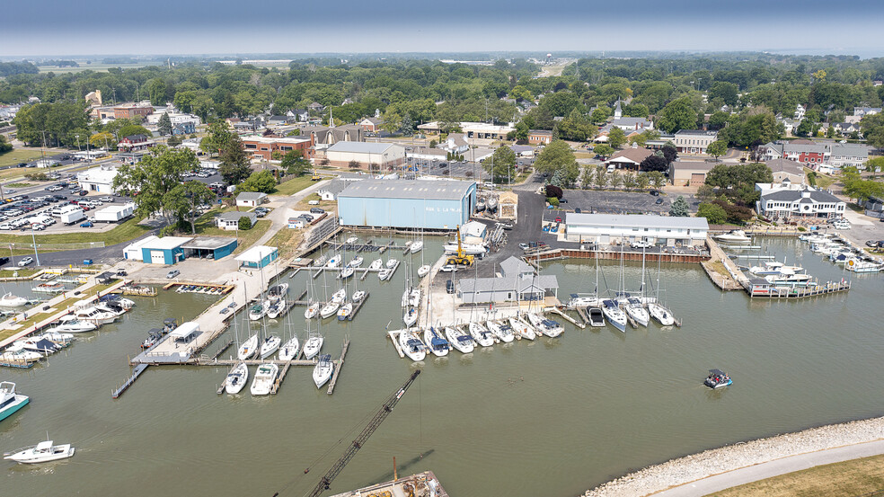 400 Huron St, Huron, OH for sale - Aerial - Image 1 of 15