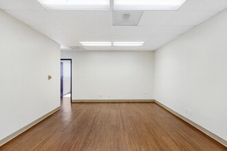 11600 Wilshire Blvd, Los Angeles, CA for lease Interior Photo- Image 2 of 4