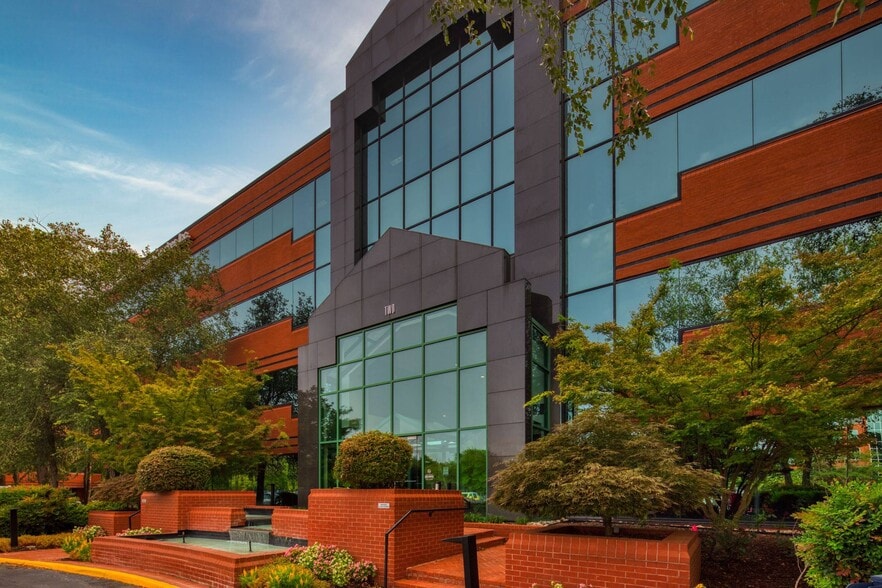 200 Golden Oak Ct, Virginia Beach, VA for lease - Building Photo - Image 1 of 9