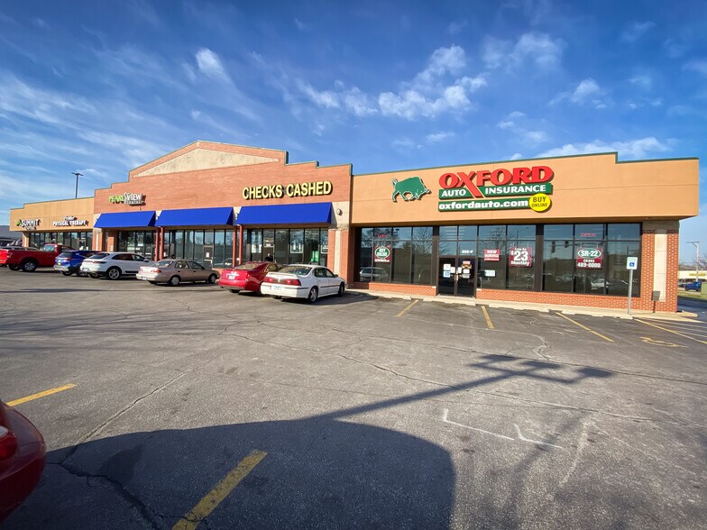 305 W Indian Trl, Aurora 60506 Aurora Commons Outlot