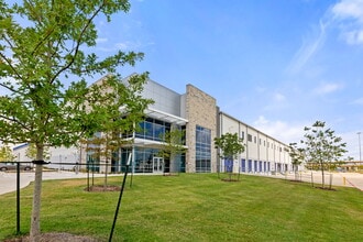 11653 Decker Ln, Austin, TX for lease Interior Photo- Image 2 of 16