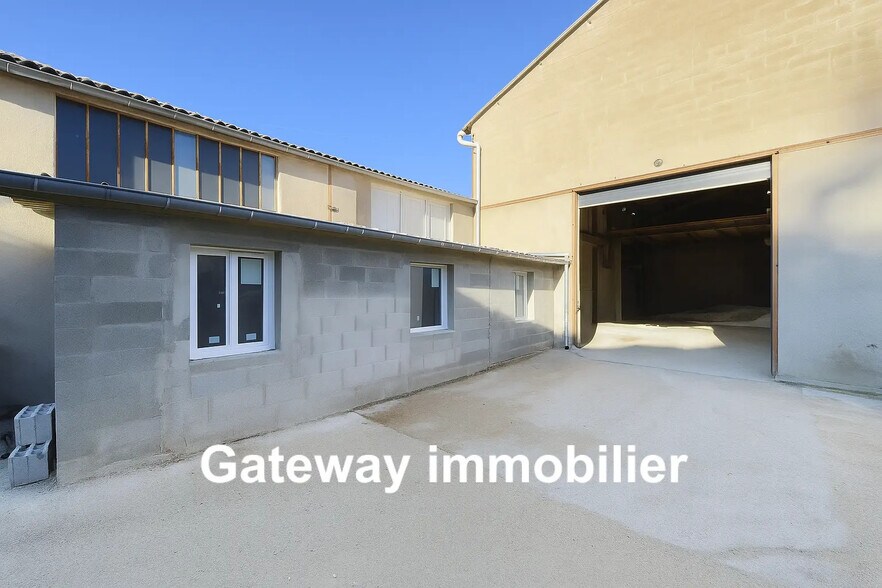 Industrial in Abrest for sale - Building Photo - Image 1 of 14