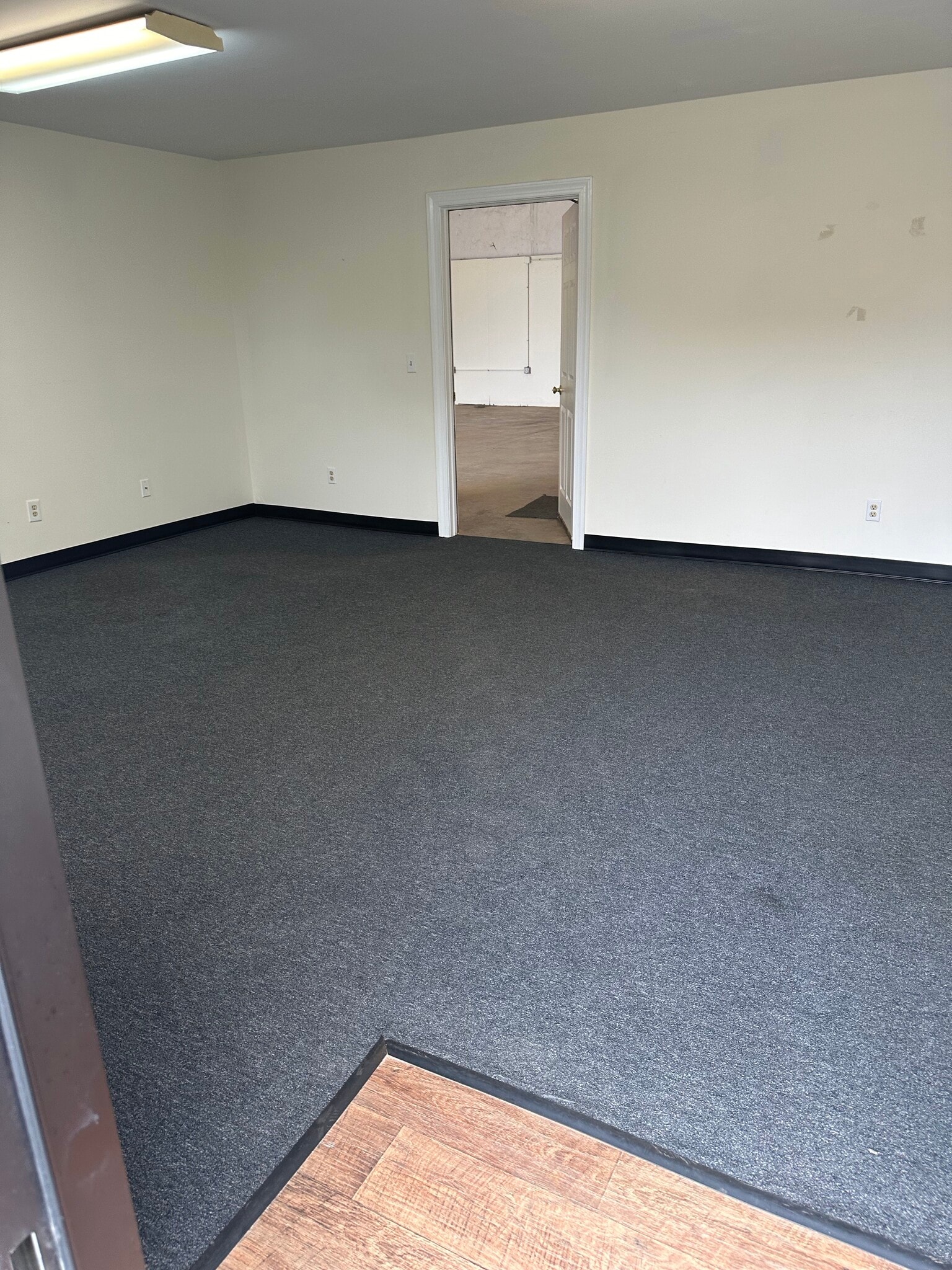 3652-3662 Smith Farm Rd, Matthews, NC for lease Interior Photo- Image 1 of 4