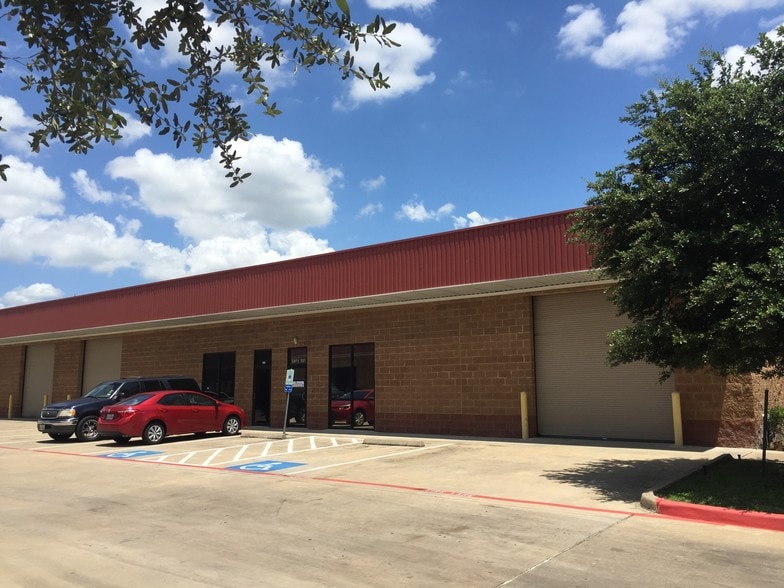 10541 FM 1960 Rd W, Houston, TX for lease - Building Photo - Image 2 of 12