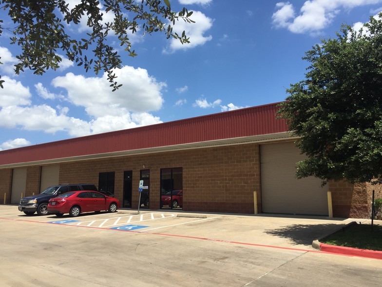 10541 FM 1960 Rd W, Houston, TX for lease - Building Photo - Image 3 of 10