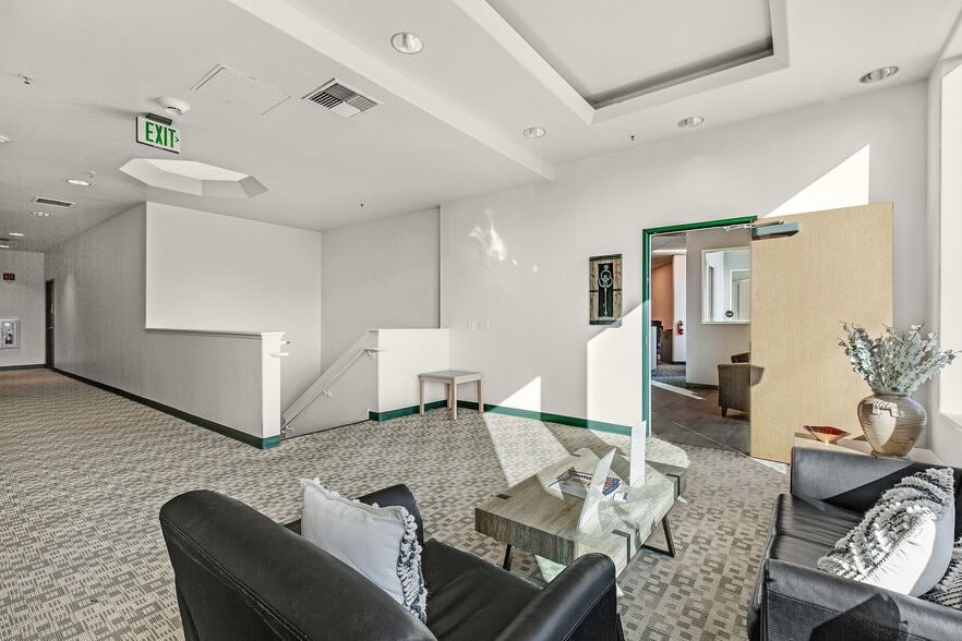 41111 Mission Blvd, Fremont, CA for lease - Interior Photo - Image 3 of 36