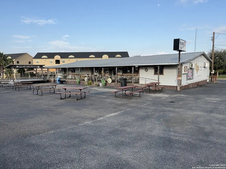 7116 Texas R 2, Del Rio, TX for sale - Building Photo - Image 1 of 21