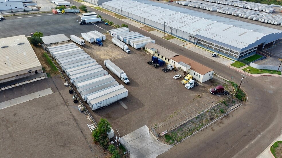 14710 Atlanta Dr, Laredo, TX for lease - Building Photo - Image 3 of 4