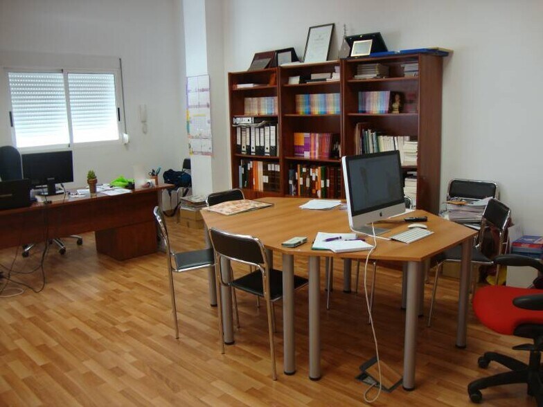 Retail in Benifaió, Valencia for sale - Building Photo - Image 3 of 11