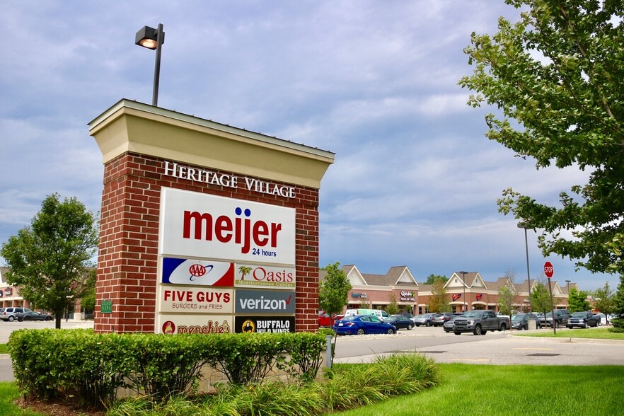 5709-5773 E 12 Mile Rd, Warren, MI for lease - Building Photo - Image 3 of 10