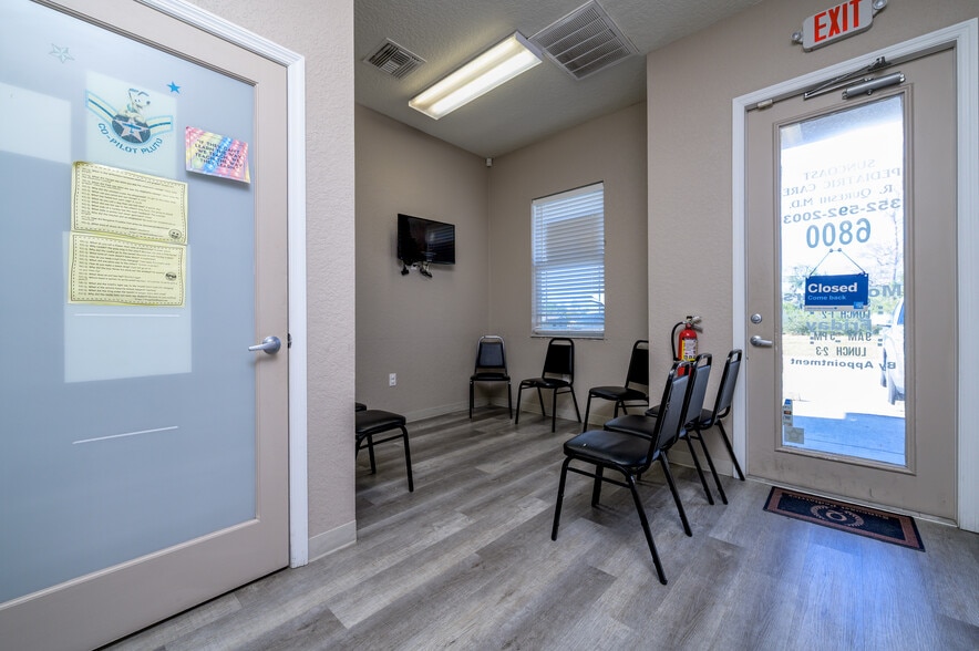 6800-6810 Mariner Blvd, Spring Hill, FL for sale - Building Photo - Image 3 of 29