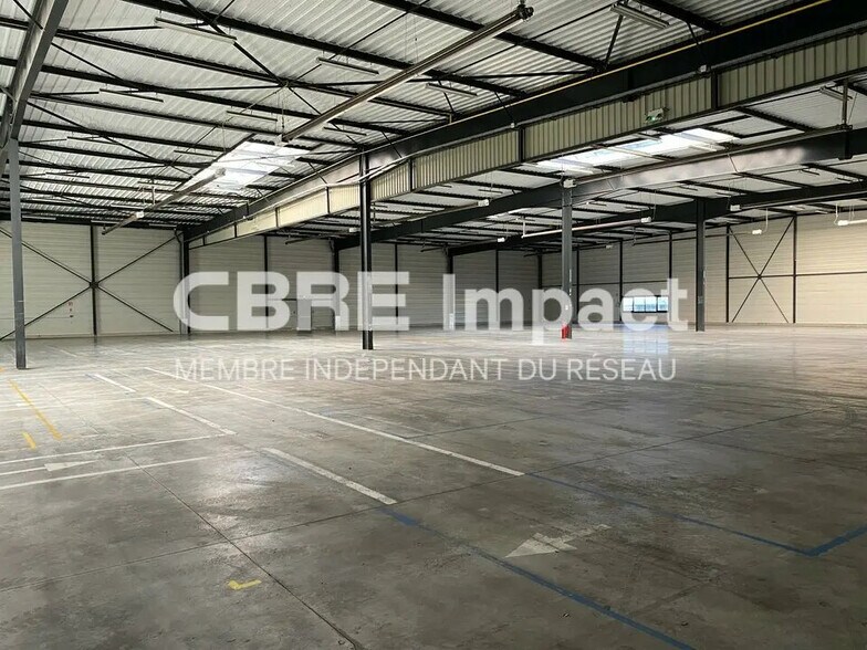 Flex in Longvic for sale - Building Photo - Image 3 of 12