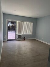 1562 SE Village Green Dr, Port Saint Lucie, FL for lease Interior Photo- Image 1 of 7
