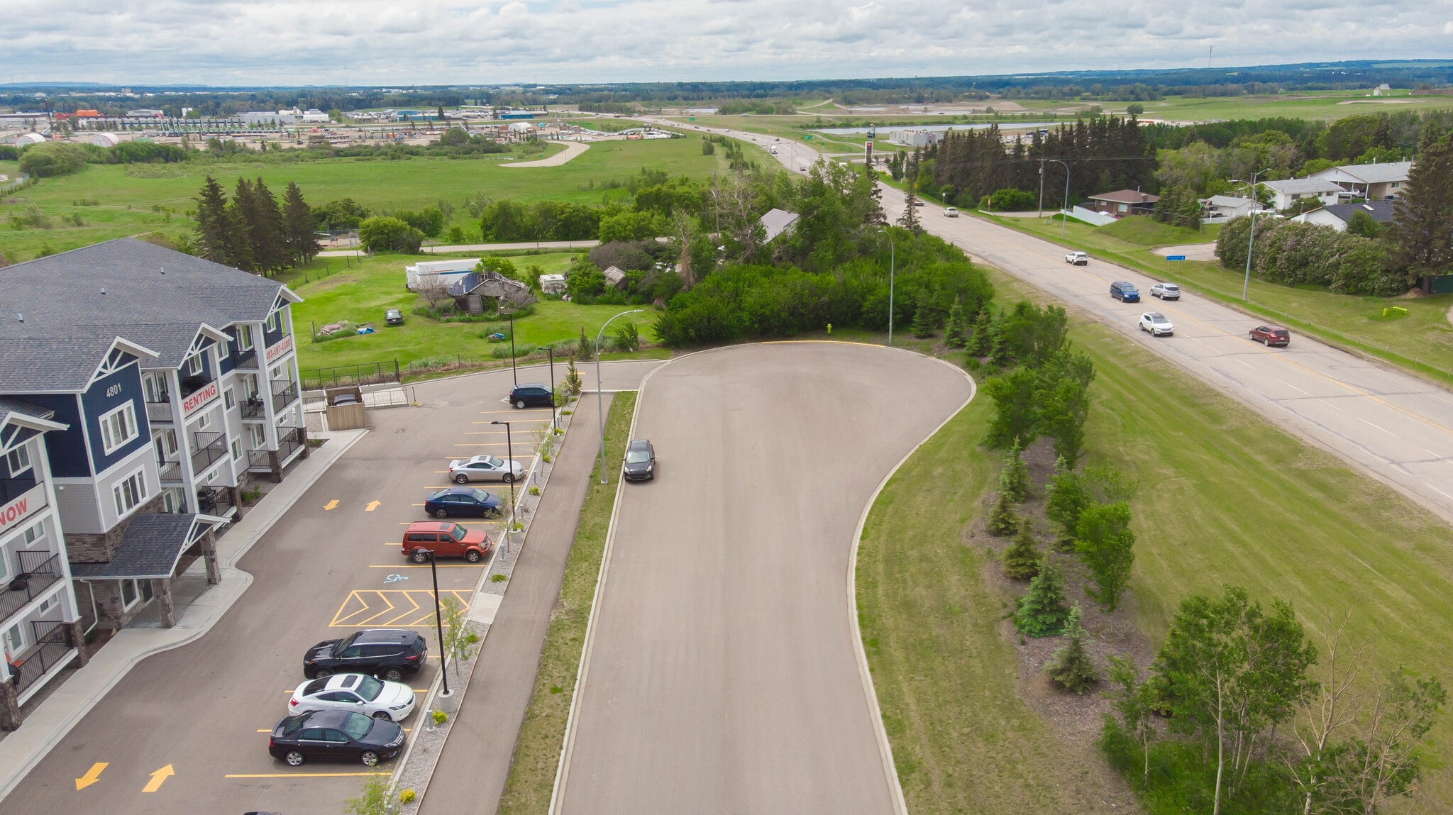 4801 Parkwood Rd, Blackfalds, AB T0M 0J0 Parkwood Manor