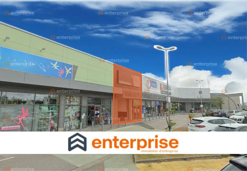 Retail in Coquelles for lease Building Photo- Image 1 of 2