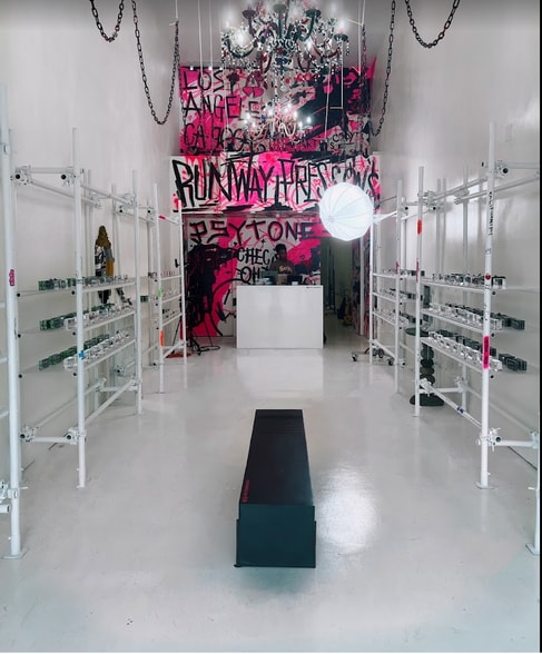 7611-7615 Melrose Ave, Los Angeles, CA for lease - Interior Photo - Image 1 of 7