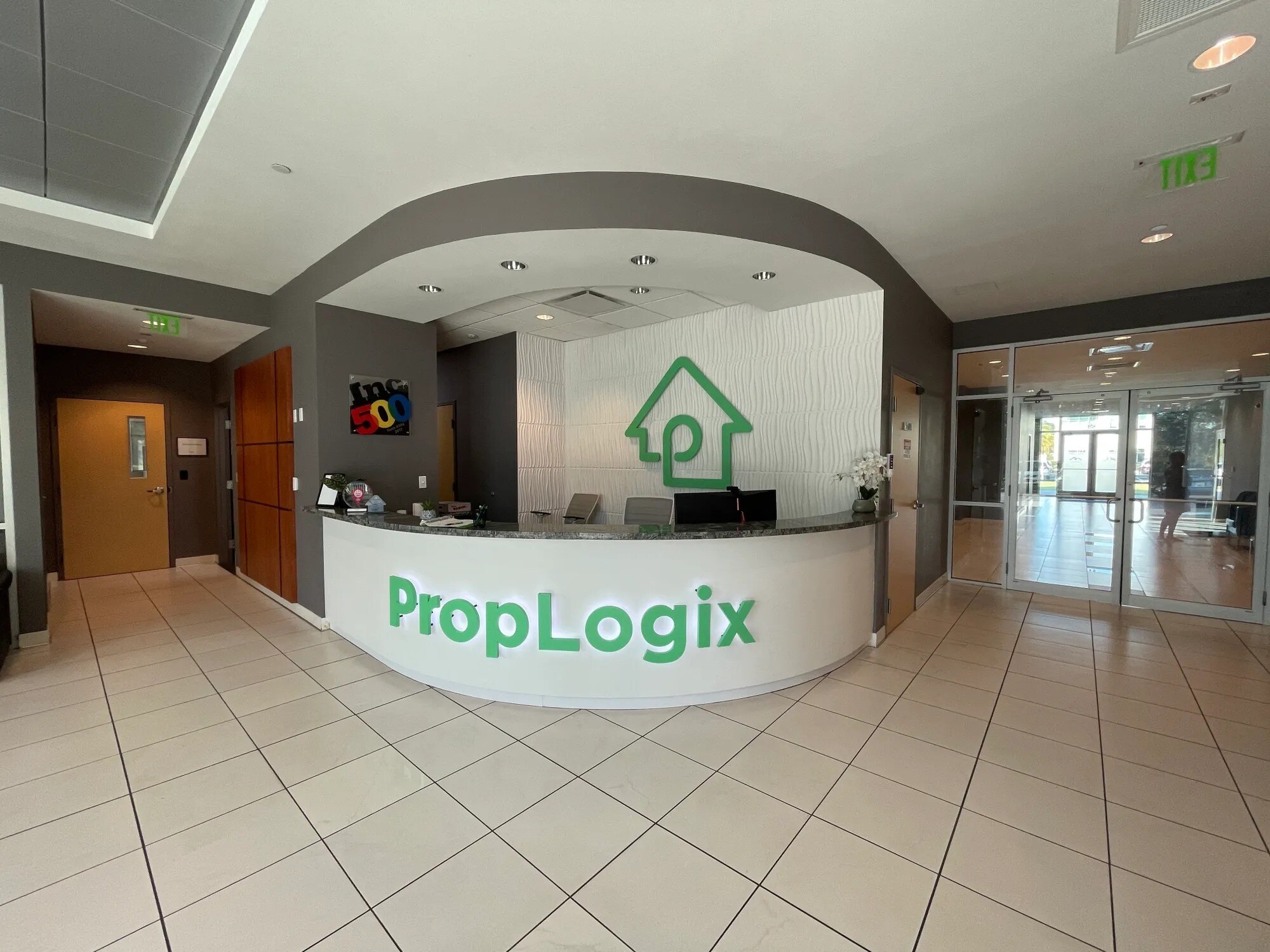 5901 N Honore Ave, Sarasota, FL for lease Interior Photo- Image 1 of 17