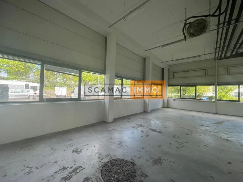 Industrial in for lease - Interior Photo - Image 3 of 8
