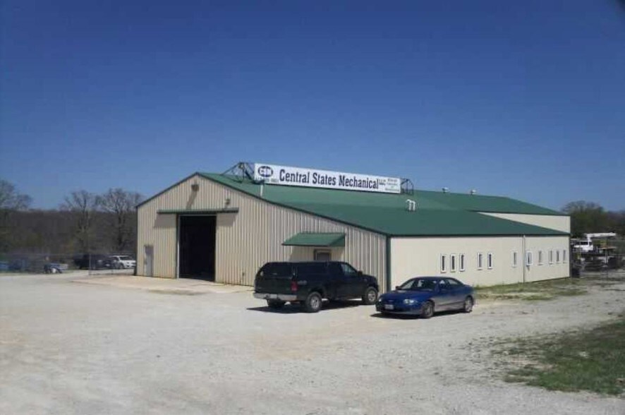 8471 Outer Rd, Mountain Grove, MO 65711