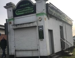 43 Victoria Rd, Horley for sale - Primary Photo - Image 1 of 1