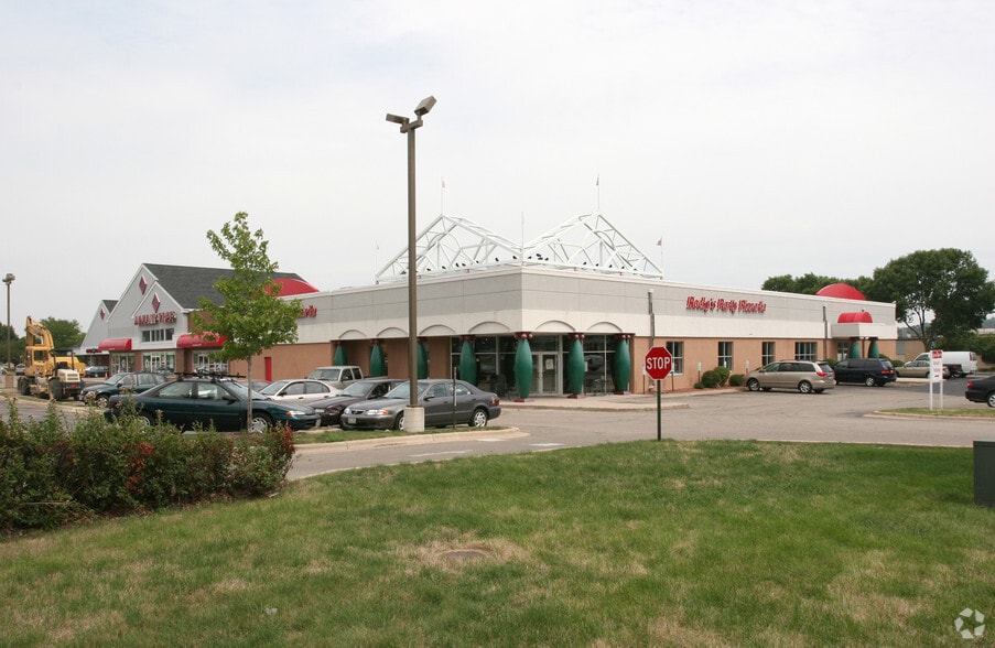 1753-1773 Thierer Rd, Madison, WI for sale - Building Photo - Image 1 of 1