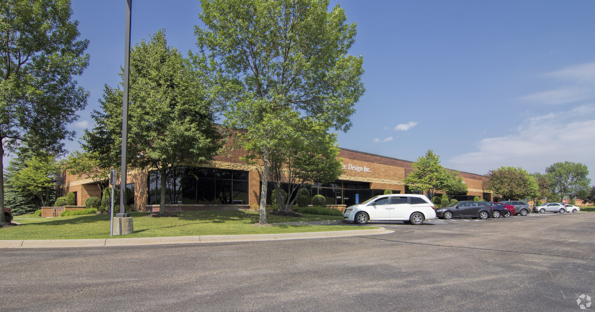 5005 Cheshire Pky N, Plymouth, MN for lease Building Photo- Image 1 of 8