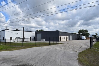 3291 118th Ave N, Saint Petersburg, FL for lease Building Photo- Image 2 of 9