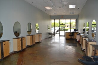 3832 Baymeadows Rd, Jacksonville, FL for lease Interior Photo- Image 1 of 3