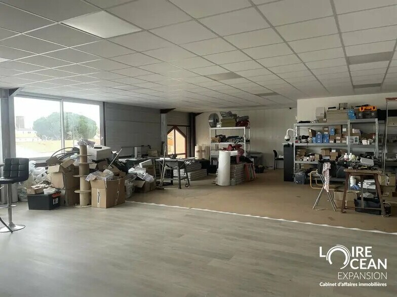 Retail in Challans for sale - Interior Photo - Image 1 of 7