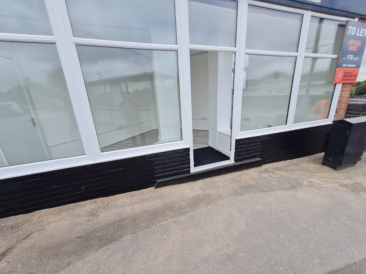 Victoria Rd, Horley for lease Building Photo- Image 1 of 2