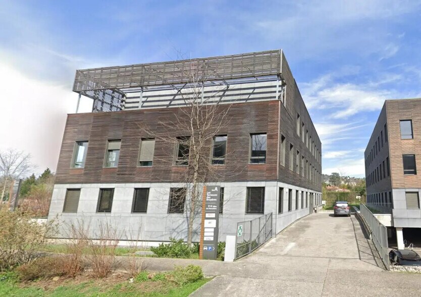 314 Allée Des Noisetiers, Limonest for lease - Building Photo - Image 1 of 9