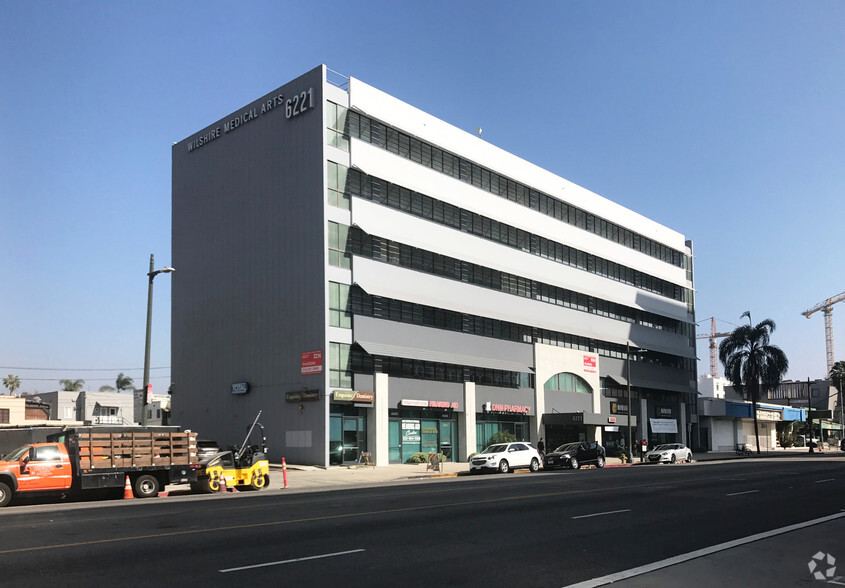 6221 Wilshire Blvd, Los Angeles, CA for lease - Building Photo - Image 1 of 8