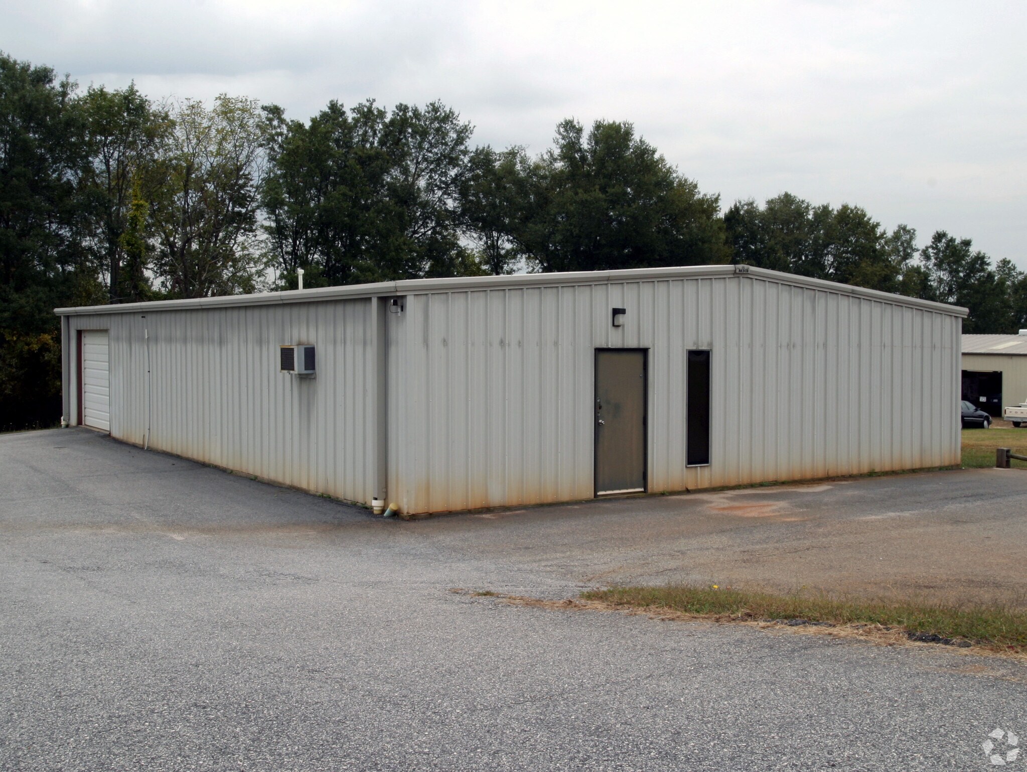 215 Giles Dr, Boiling Springs, SC for sale Primary Photo- Image 1 of 1