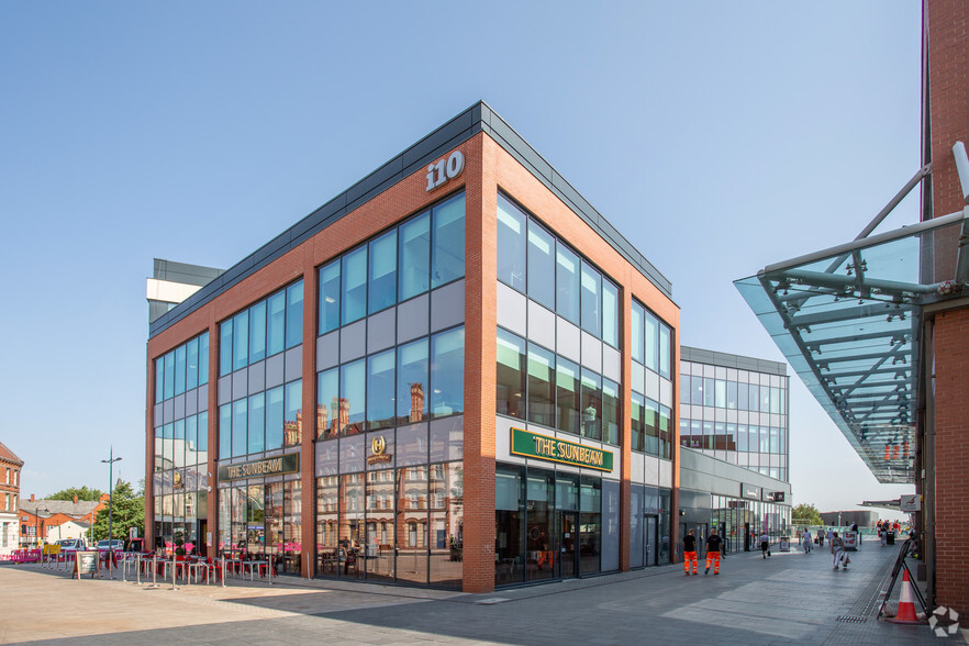 3-7 Victoria Sq, Wolverhampton for lease - Primary Photo - Image 1 of 9