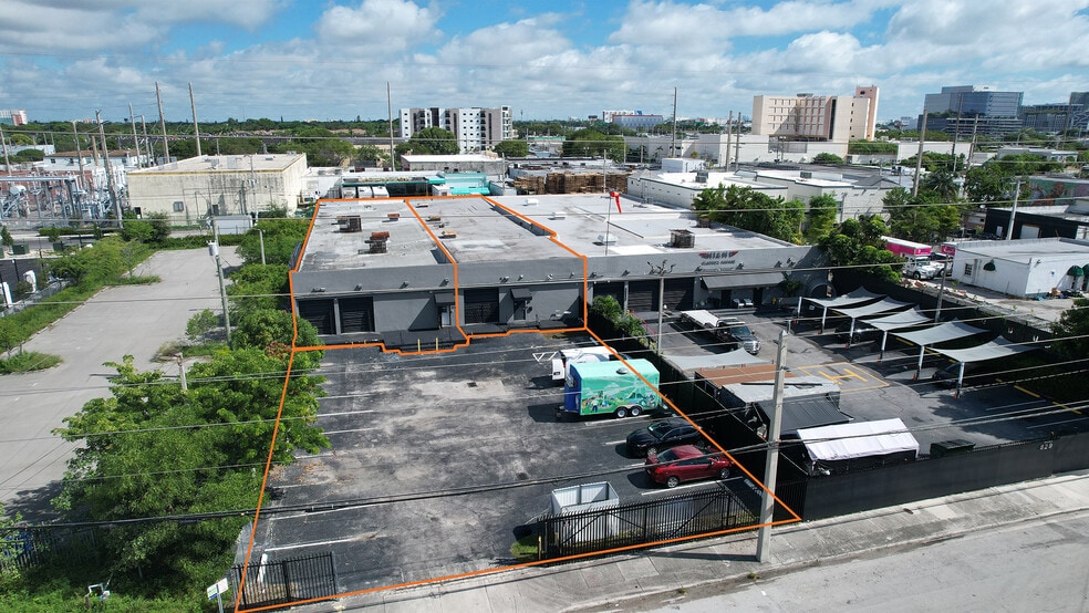 829-833 NW 21st St, Miami, FL for lease - Building Photo - Image 3 of 6